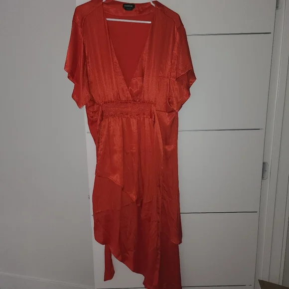New without tag BEBE High Low Kimono Sleeve Drape Dress - Small - Picture 4 of 11